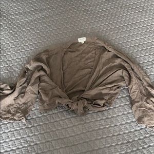 Escape bell sleeve front- tie crop top